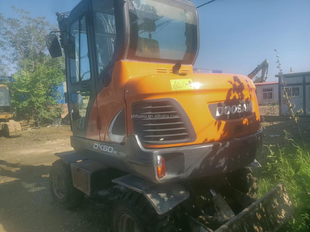도산 핫 판매 사용 된 도산 dh60-7 크롤러 발굴기 / 사용 된 미니 발굴기 도산 DX60W 저렴한 가격