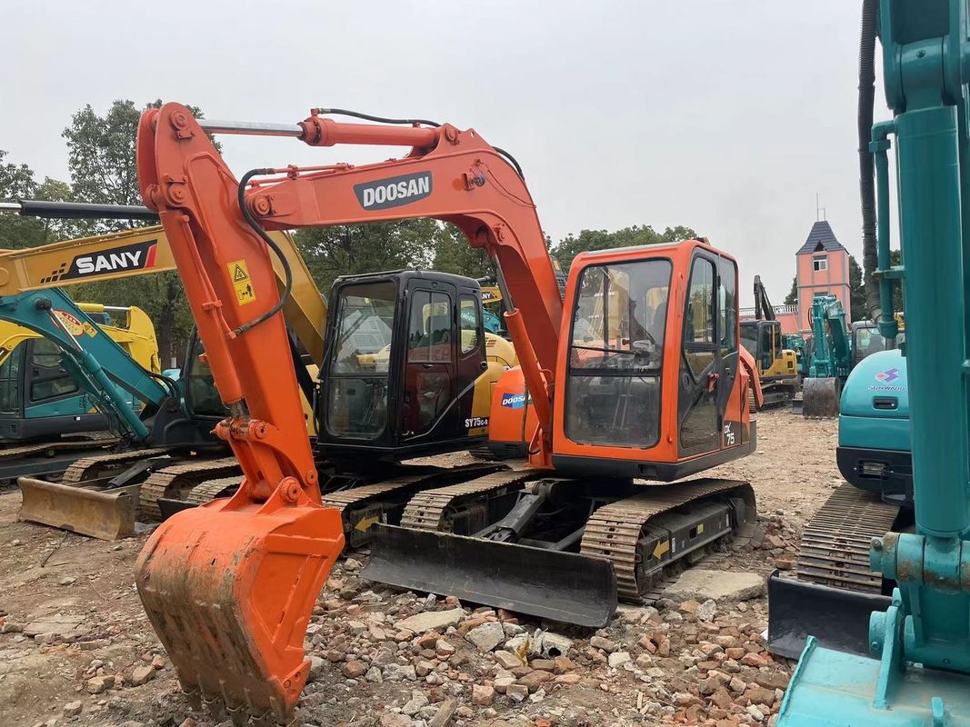 좋은 성능 발굴기 Doosan DX75 작은 발굴기 사용 된 기계 6 톤 발굴 판매 미니 발굴기 최고의