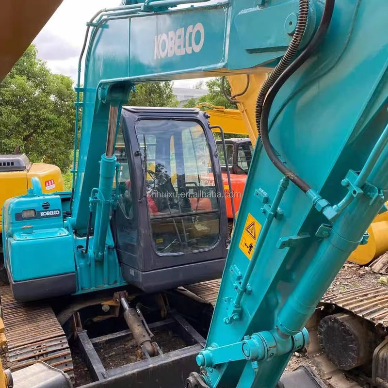 중형 발굴기 사용된 Kobelco 75 낮은 노동 시간 기계 정비 작업소