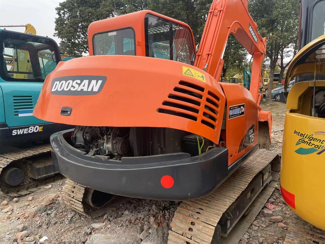 사용 된 카롤러 발굴기 / 최고의 품질 사용 된 Doosan75 한국 출처 사용 된 미니 발굴기 Doosan75