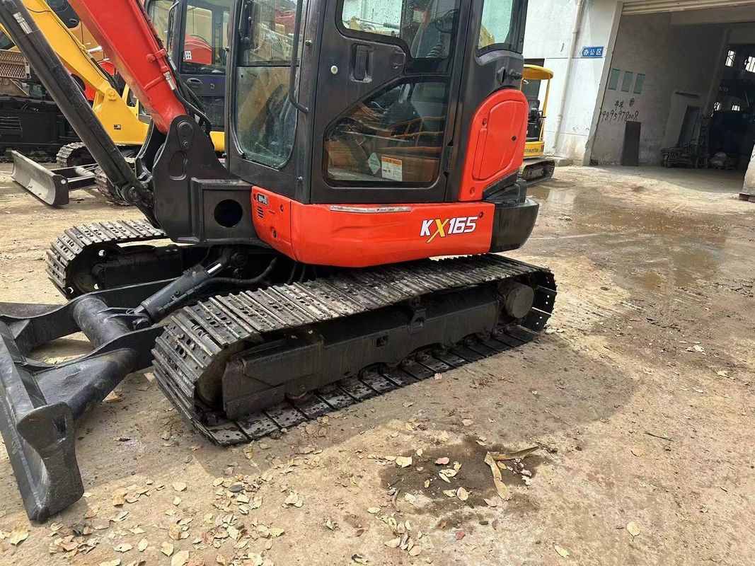 사용 된 미니 발굴기 Kubota165 일본 출처 저렴한 가격 / 중고용 수압 크롤러 발굴기 Kubota165 고품질