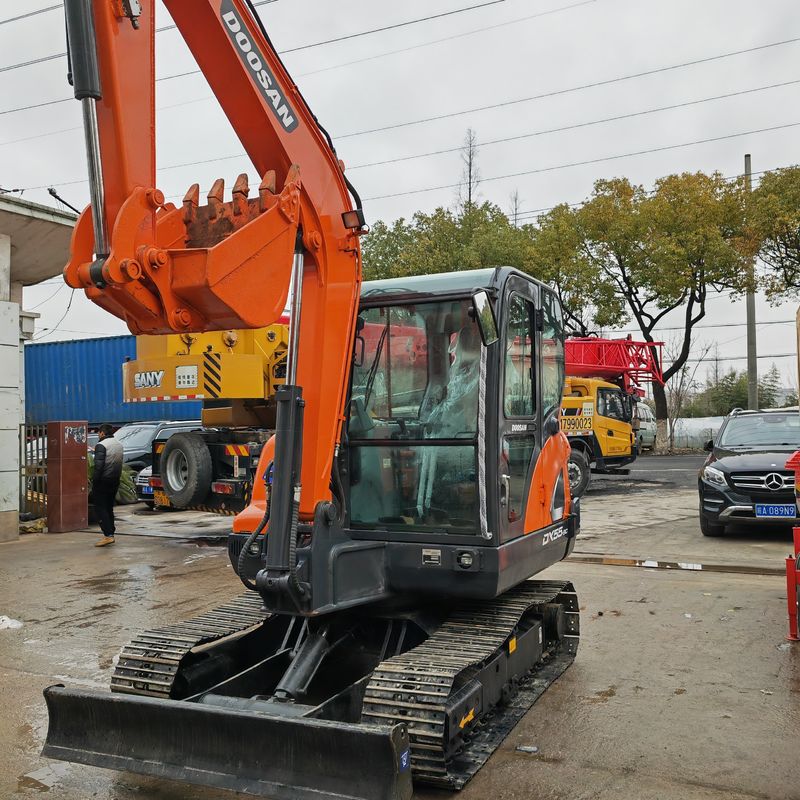 중고용 Doosan 미니 발굴기 Dx55 중고용 미니 발굴기 원색