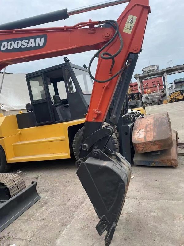 원본 사용 된 Doushan DH55 발굴기는 좋은 상태이고 견고하고 간편한 유지보수