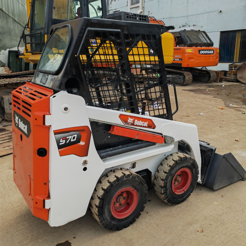 다기능 사용된 스키드 스티어 로더 BOBCAT S70 Doosan Bobcat 1톤 중고용 미니 로더