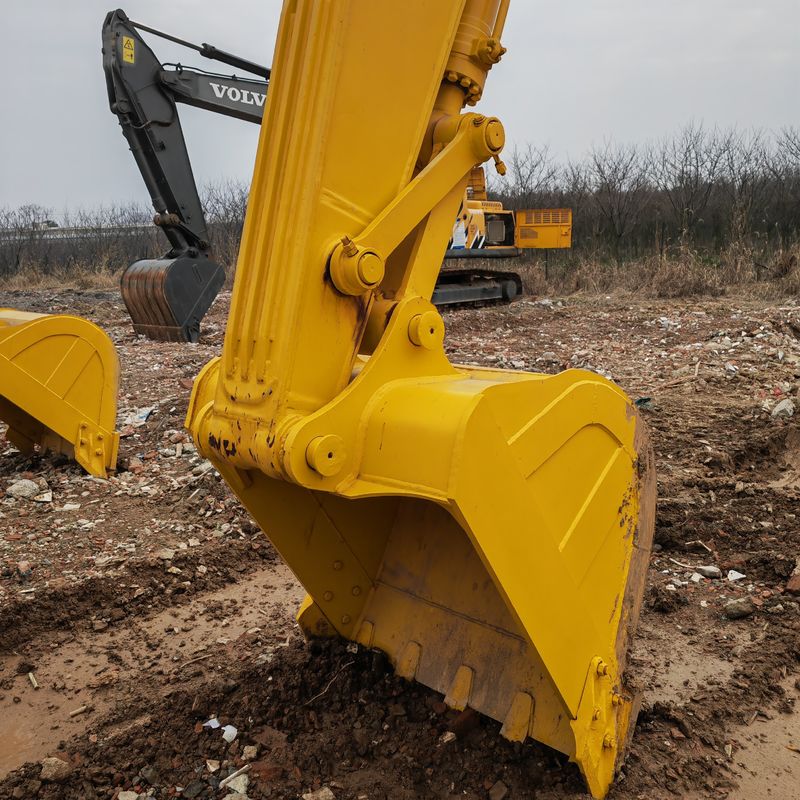 재고 중인 대형 발굴기 KOMATSU PC220-8/신규 도착 2차 수동 KOMATSU PC220-8