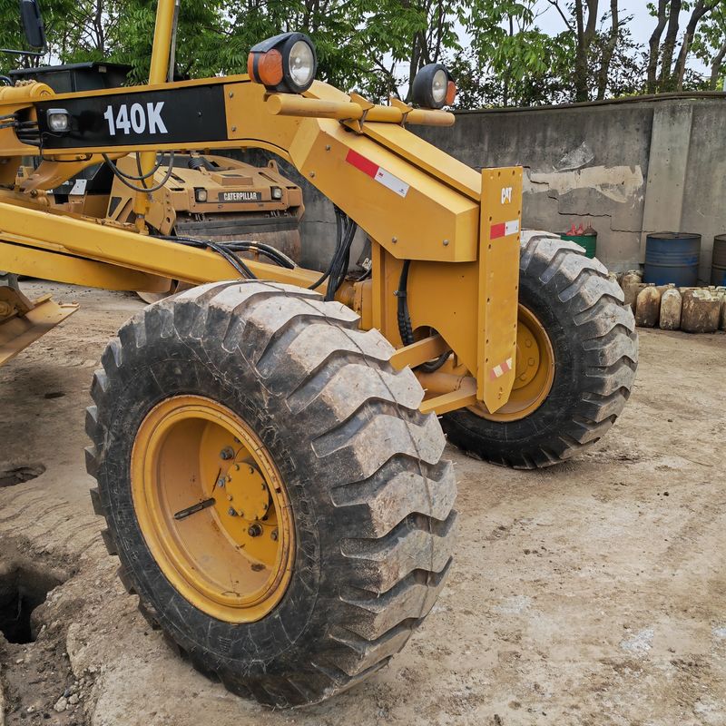 사용 된 발굴기 땅 평준화 Caterpillar CAT140K 도로 기계 중고 일본 트랙터 엔진 좋은 상태